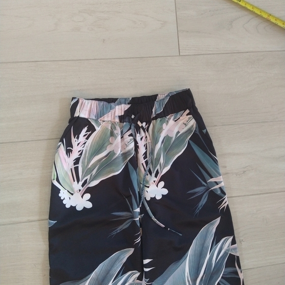 Carbon38 Women’s Floral Drawstring Pajama Pants Size XS Lounge Satin Feel Pants - Picture 3 of 9